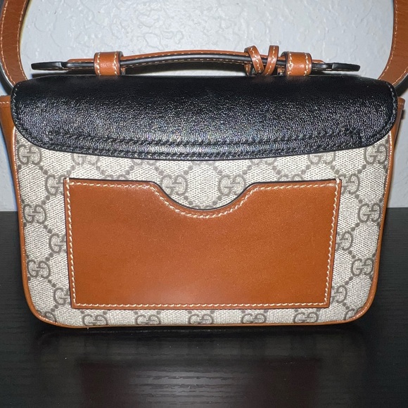 Gucci Padlock Crossbody Bag - Picture 3 of 12